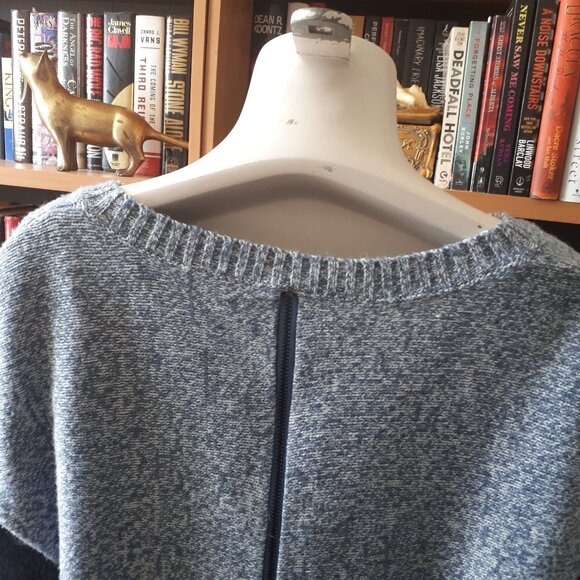 Heathered Blue Sweater - Size M - Zipper up the back - Picture 3 of 6
